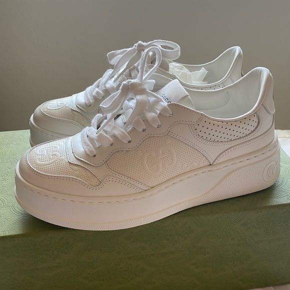 NWT Gucci Women’s GG Embossed Sneaker - Picture 7 of 10